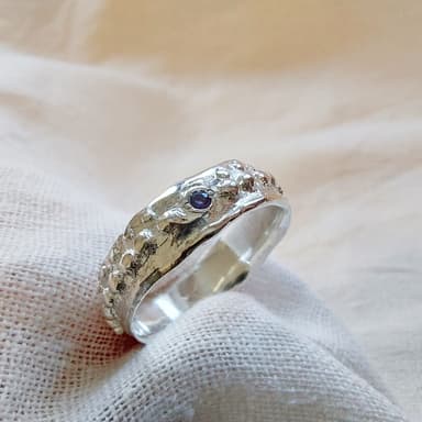 Anillo Troya Iolita view 2